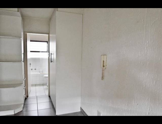 1 BEDROOM APARTMENT FOR SALE IN PAULSHOF